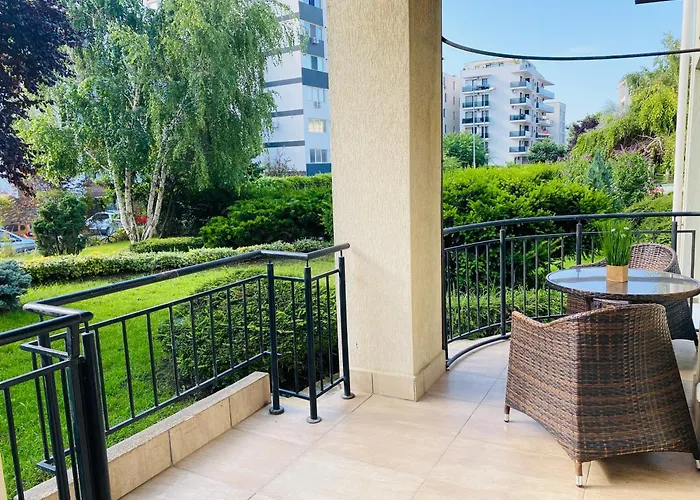 Modern & Spatios - La 2 Minute De Mare Apartmán *